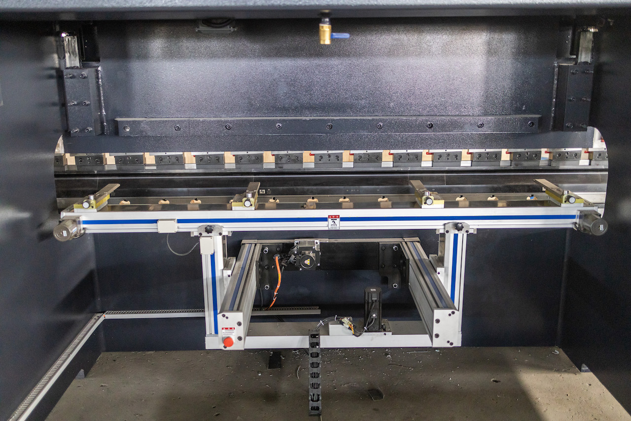 100t Hydraulic Cnc Brake Press Crowning Cnc Press Brake Delem 100t Hydraulic Cnc Brake Press Crowning Cnc Press Brake Delem