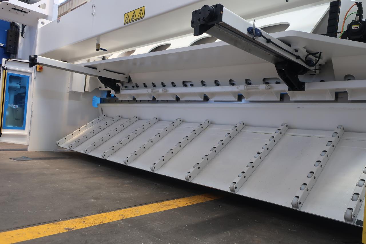 Μηχάνημα κοπής υδραυλικής γκιλοτίνας 16mm για κοπή λαμαρίνας 6 μέτρων