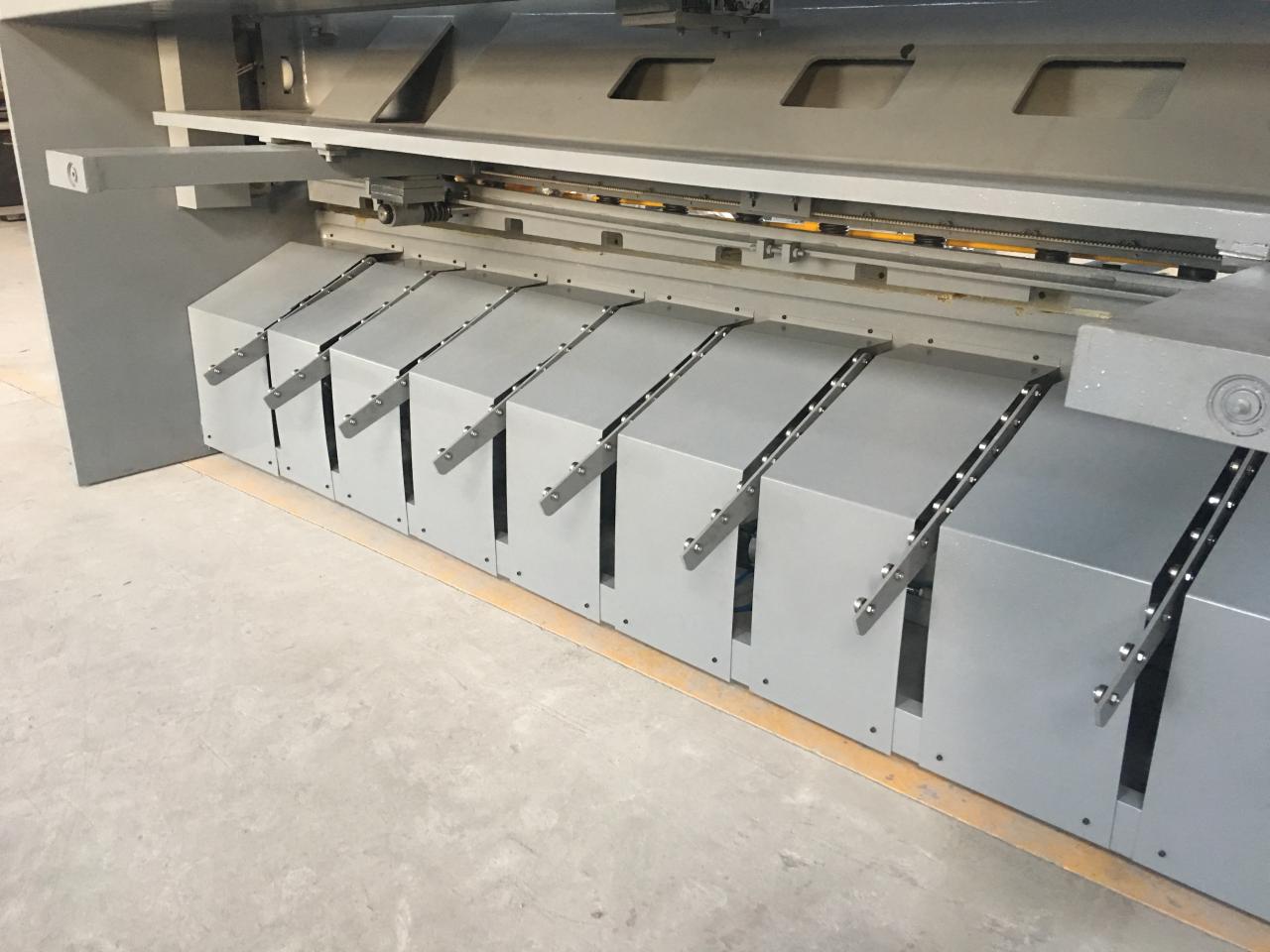 Μηχάνημα κοπής δοκών αιώρησης υδραυλικής Nc μήκους 2,5 μέτρων