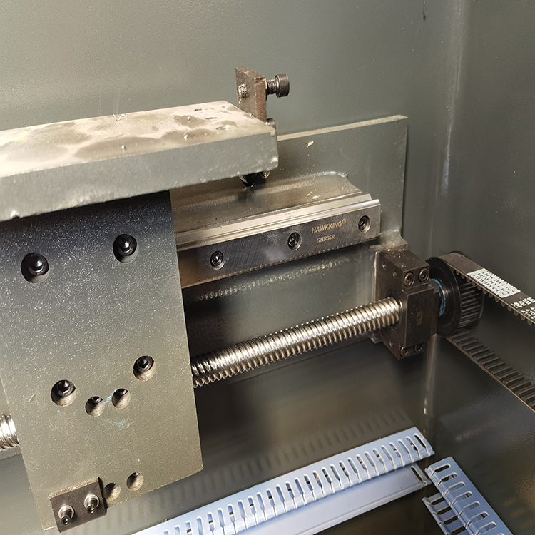 300t/4000 Hydraulic Press Brake Machine 300t/4000 Hydraulic Press Brake Machine