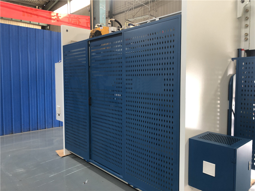 3+1 Axis Cnc Hydraulic Press Brake With Esa System 3+1 Axis Cnc Hydraulic Press Brake με σύστημα Esa