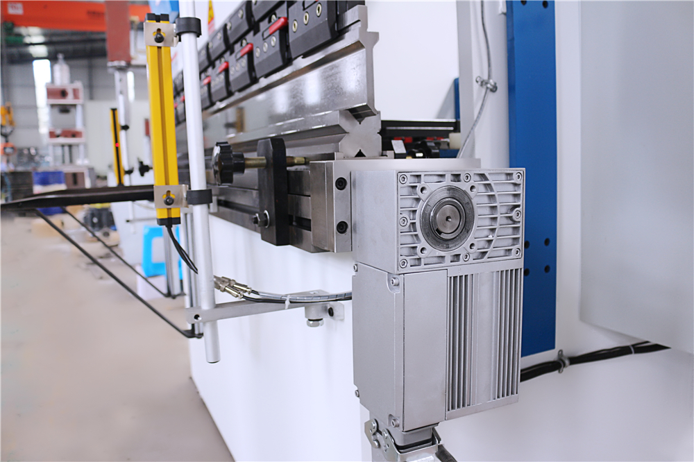 3+1 Axis Cnc Hydraulic Press Brake With Esa System 3+1 Axis Cnc Hydraulic Press Brake με σύστημα Esa