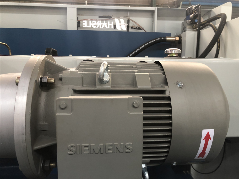 3+1 Axis Cnc Hydraulic Press Brake With Esa System 3+1 Axis Cnc Hydraulic Press Brake με σύστημα Esa