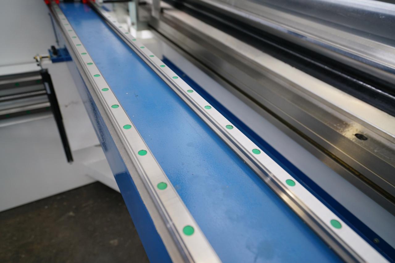 4 Axis Cnc Tandem Press Brake With Delem Da58t 2d Graphical Controller 4 Axis Cnc Tandem Press Brake with Delem Da58t 2d Graphical Controller