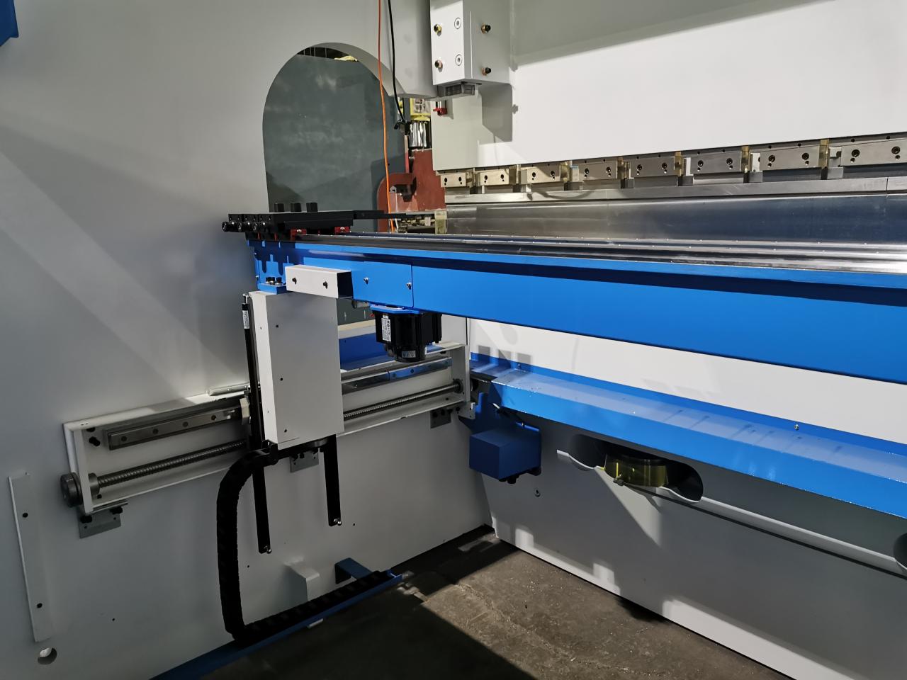 4 Axis Cnc Tandem Press Brake With Delem Da58t 2d Graphical Controller 4 Axis Cnc Tandem Press Brake with Delem Da58t 2d Graphical Controller