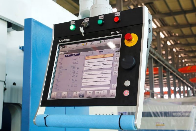 4 Axis Cnc Tandem Press Brake With Delem Da58t 2d Graphical Controller 4 Axis Cnc Tandem Press Brake with Delem Da58t 2d Graphical Controller