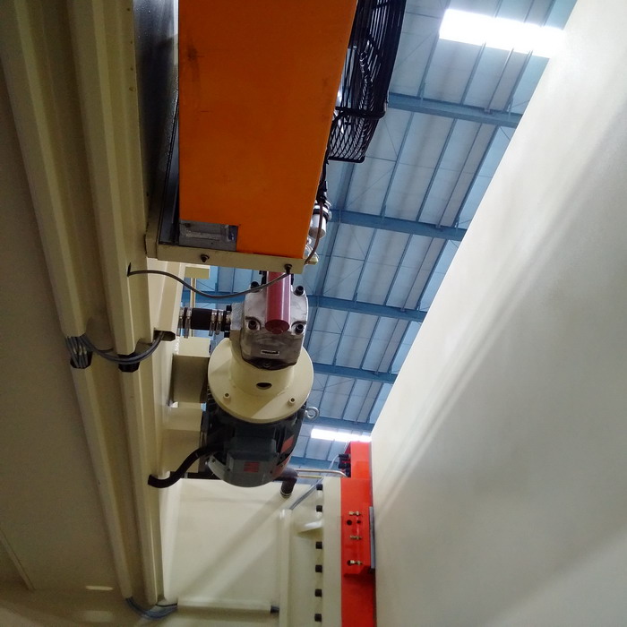 4 Axis Cnc Tandem Press Brake With Delem Da58t 2d Graphical Controller 4 Axis Cnc Tandem Press Brake with Delem Da58t 2d Graphical Controller