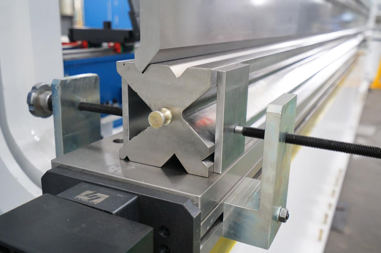 4 Axis Cnc Tandem Press Brake With Delem Da58t 2d Graphical Controller 4 Axis Cnc Tandem Press Brake with Delem Da58t 2d Graphical Controller