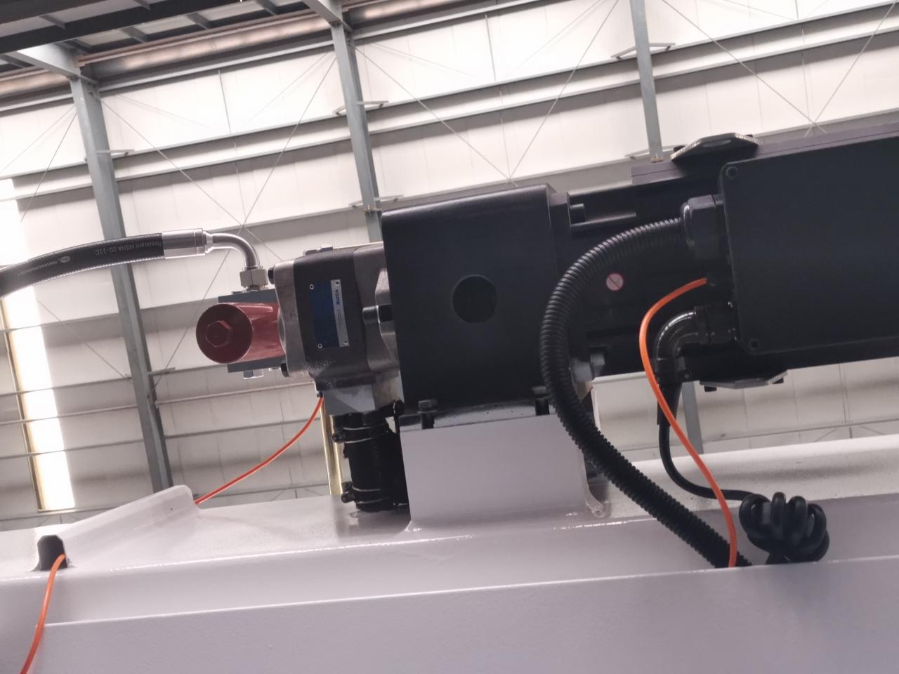 4 Axis Cnc Tandem Press Brake With Delem Da58t 2d Graphical Controller 4 Axis Cnc Tandem Press Brake with Delem Da58t 2d Graphical Controller