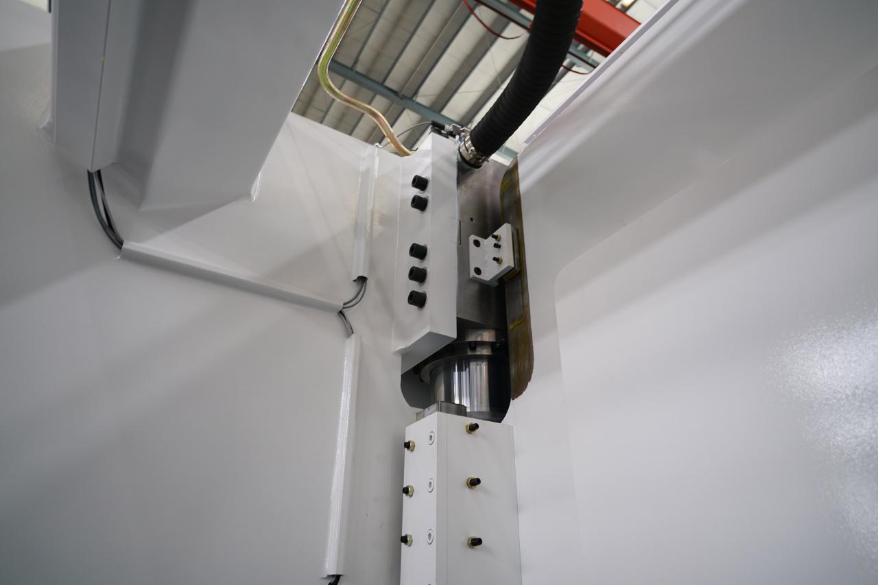 4 Axis Cnc Tandem Press Brake With Delem Da58t 2d Graphical Controller 4 Axis Cnc Tandem Press Brake with Delem Da58t 2d Graphical Controller