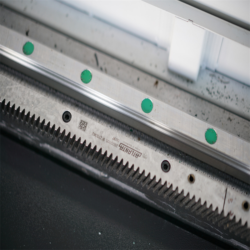 Μηχάνημα κοπής με λέιζερ ινών 500W 1500W 4Kw Κόφτης λέιζερ λαμαρίνας 2000 Watt 3kw