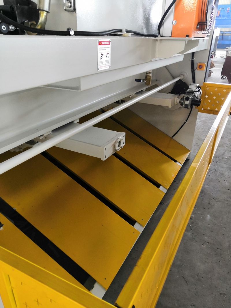 6mm Q11 Electric Sheet Plate Shearing Machine 8 Feet Sheet Metal Shearing Machine Μηχάνημα κοπής λαμαρίνας 6 χιλιοστών Q11 ηλεκτρική μηχανή κοπής λαμαρινών 8 ποδιών