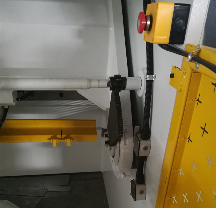 6mm Q11 Electric Sheet Plate Shearing Machine 8 Feet Sheet Metal Shearing Machine Μηχάνημα κοπής λαμαρίνας 6 χιλιοστών Q11 ηλεκτρική μηχανή κοπής λαμαρινών 8 ποδιών