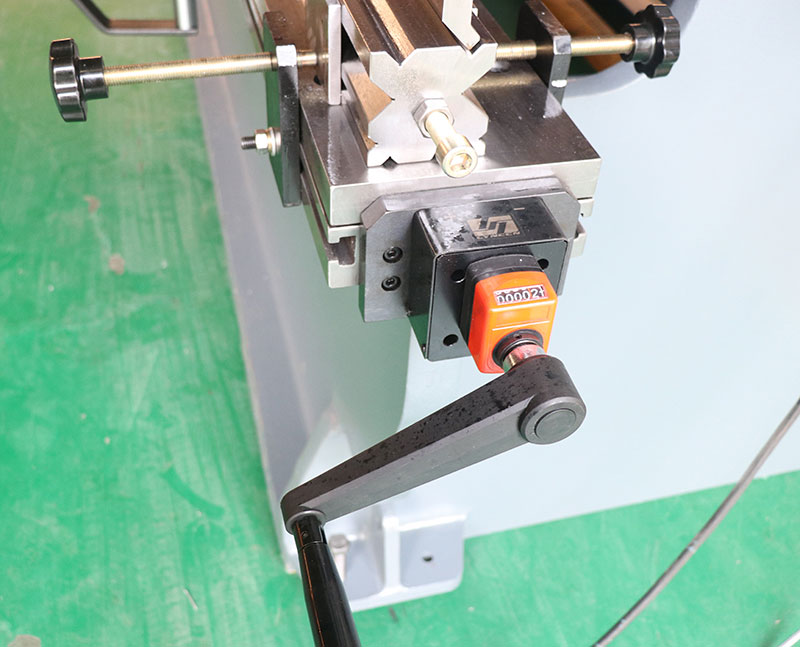 Μεταλλικό φρένο πρέσας Wc-63t3200 Μηχανή κάμψης μεταλλικών φύλλων Cnc υδραυλικό φρένο πρέσας