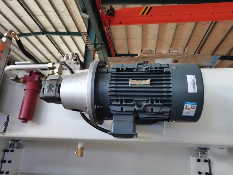 China Metal Hydraulic Press Brake Machine With Reasonable Price China Metal Hydraulic Press Brake Machine με λογική τιμή