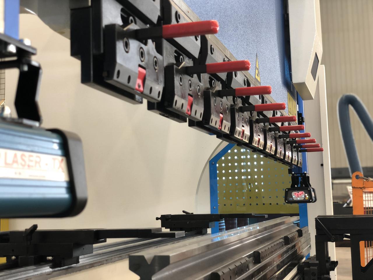 Cnc Hydraulic Bending Machine 160x3200 Press Brake Price Cnc Hydraulic Bending Machine 160x3200 Press Brake Price