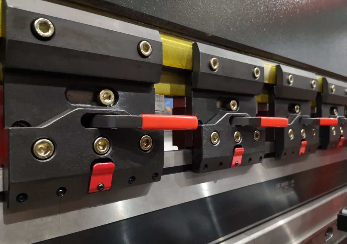 Delem Da66t 125 3+1 4+1 6+1 8+1 Cnc Hydraulic Press Brake For Metal Plate Bending Delem Da66t 125 3+1 4+1 6+1 8+1 Cnc Hydraulic Press Brake For Metal Plate Bending