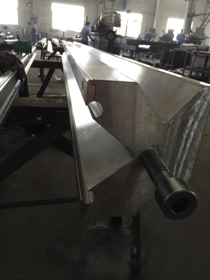 Full Automatic High Power Sheet Bending Machine And Cnc Press Brake Machine Πλήρης αυτόματη μηχανή κάμψης φύλλων υψηλής ισχύος και μηχανή φρένων πίεσης Cnc