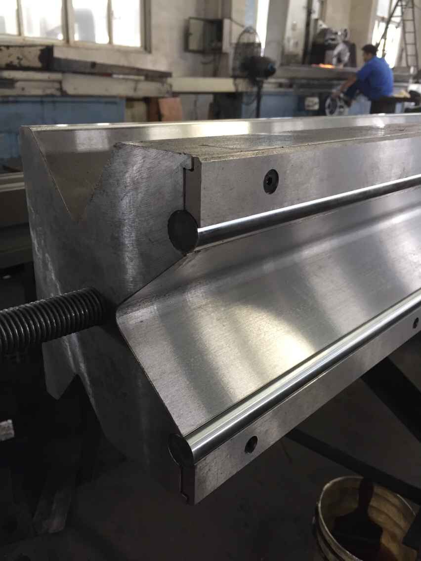 Full Automatic High Power Sheet Bending Machine And Cnc Press Brake Machine Πλήρης αυτόματη μηχανή κάμψης φύλλων υψηλής ισχύος και μηχανή φρένων πίεσης Cnc