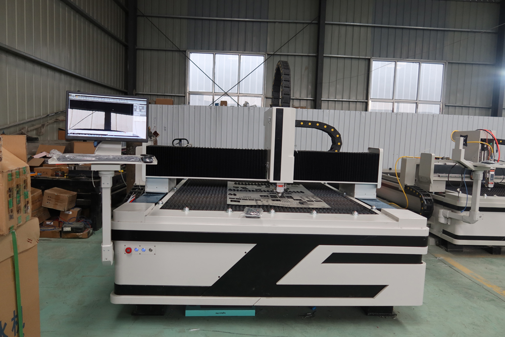 High Precision Fiber Laser Cutting Metal Stainless Steel Carbon 2000w Ανοξείδωτο ατσάλι κοπής μετάλλων με λέιζερ υψηλής ακρίβειας, άνθρακα 2000w