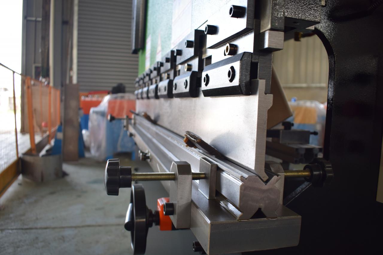 Hydraulic Sheet Metal Bending Cnc Press Brake Machine Wc67y Μηχανή φρένων πίεσης Cnc υδραυλικής λαμαρίνας Wc67y