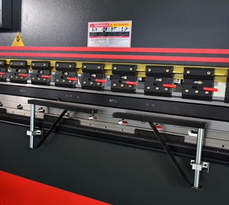 Metal Plate Press Brake Machine / CNC Hydraulic Press Brake Machine Μηχανή φρένων πίεσης μεταλλικής πλάκας / CNC Hydraulic Press Brake Machine