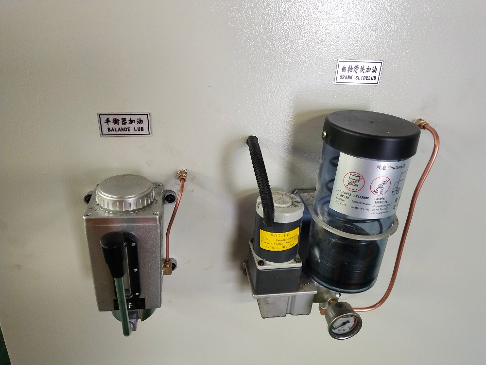 Pneumatic Friction Clutch High Performance Punch Press Machine Μηχανή πρέσας πεπιεσμένου αέρα υψηλής απόδοσης συμπλέκτη τριβής πεπιεσμένου αέρα