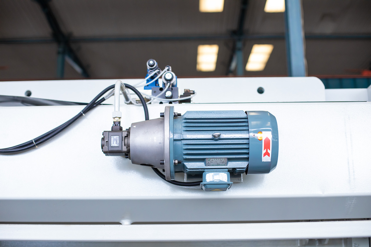 Qc11y 8x3200 Sheet Metal Shearing Machine Steel Plate Hydraulic Shearing Machine Qc11y 8x3200 Μηχανή κοπής λαμαρίνας Υδραυλική μηχανή κοπής από χάλυβα πλακών