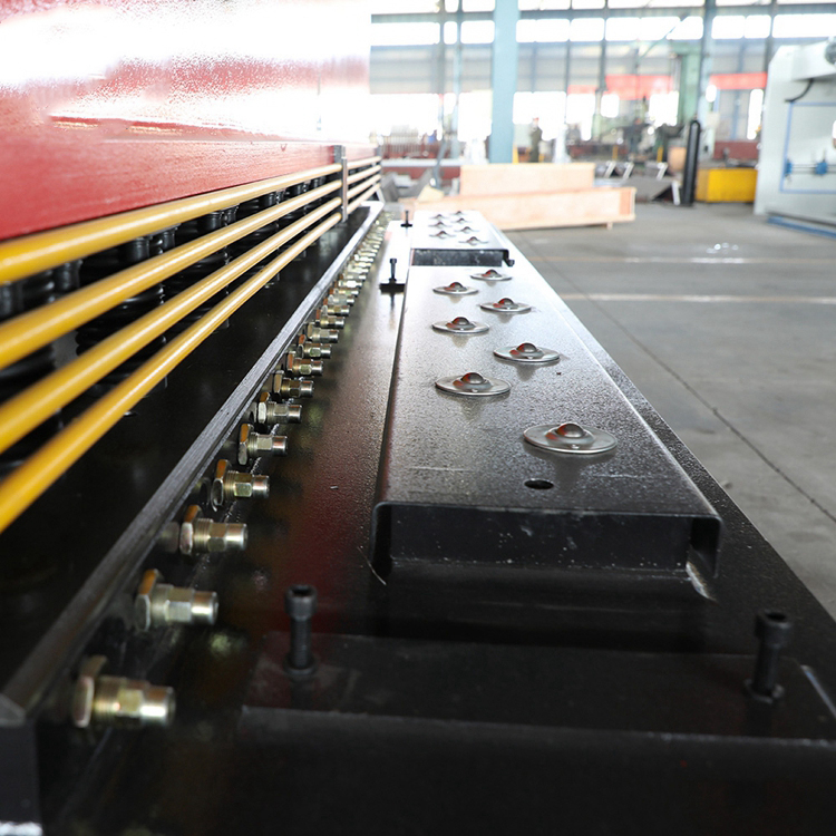 Qc12y / Qc12k Sheet Metal Steel Plate 6mm X 3200 Cnc Hydraulic Swing Beam Shear Machine Qc12y / Qc12k λαμαρίνα χάλυβα 6mm X 3200 Cnc Hydraulic Swing Beam Shear Machine