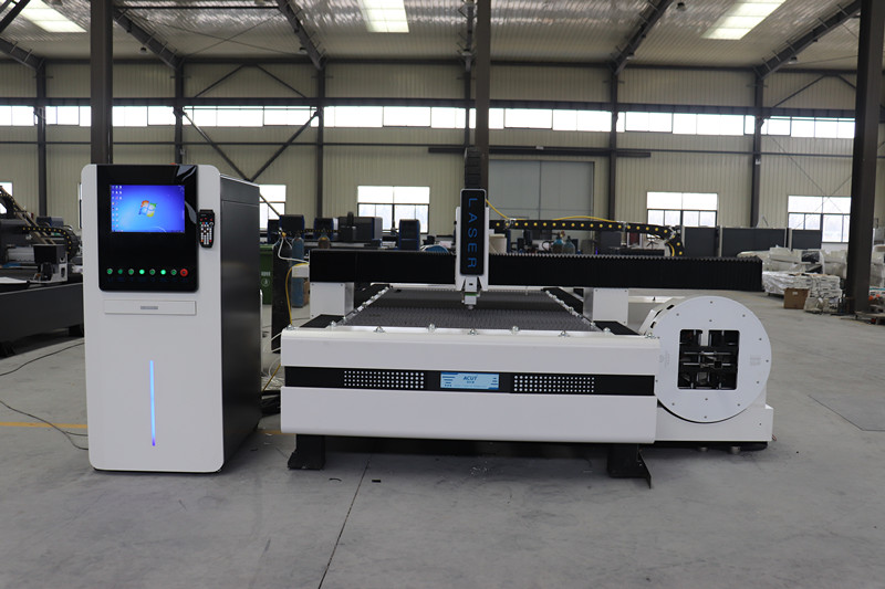 Rotary Cnc Metal Pipe Tube Sheet Laser Cutter 2000w Fiber Laser Cutting Machine Μηχάνημα κοπής με λέιζερ με ίνες περιστροφικού Cnc σωλήνα σωλήνων φύλλων λέιζερ 2000w