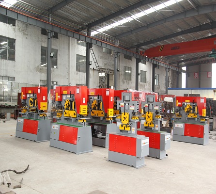 Steel Plate Angle Cutting Punching Notching Machine Hydraulic Ironworker For Sale Πωλείται Μηχάνημα Εγκοπής Γωνιακής Κοπής Πλάκας Χάλυβα Υδραυλικός Σιδηρουργός