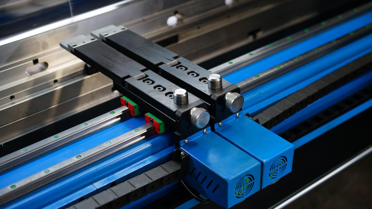 Wc67k-400T Cnc Plc Χειροκίνητη μηχανή κάμψης φύλλων Hydraulic Nc Press Brake Machine