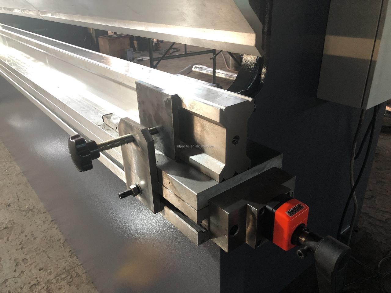 Wc67k Cnc Aluminum Iron Plate Hydraulic Press Brake Cnc Metal Sheet Bending Machine Μηχανή κάμψης μεταλλικών φύλλων Wc67k Cnc υδραυλικό φρένο σιδήρου από αλουμίνιο
